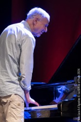 Marc Copland piano - Stephane Kerecki  bass - Fabrice Moreau drums