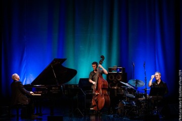 Marc Copland piano - Stephane Kerecki  bass - Fabrice Moreau drums