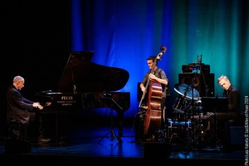 Marc Copland piano - Stephane Kerecki  bass - Fabrice Moreau drums