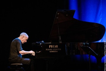 Marc Copland piano - Stephane Kerecki  bass - Fabrice Moreau drums