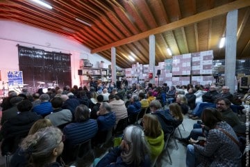 Maria Chiara Argirò: voice, synth, sampler, effects - Jake Burgess: guitar, voice, synth - Riccardo Chiaberta: drums, electronics, bass synth