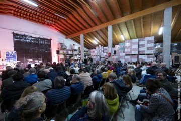 Maria Chiara Argirò: voice, synth, sampler, effects - Jake Burgess: guitar, voice, synth - Riccardo Chiaberta: drums, electronics, bass synth