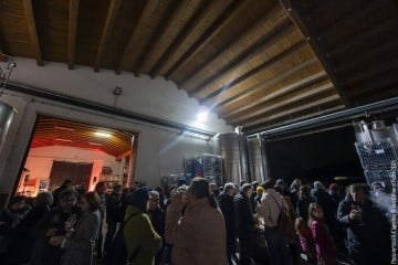 Maria Chiara Argirò: voice, synth, sampler, effects - Jake Burgess: guitar, voice, synth - Riccardo Chiaberta: drums, electronics, bass synth