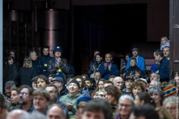 Maria Chiara Argirò: voice, synth, sampler, effects - Jake Burgess: guitar, voice, synth - Riccardo Chiaberta: drums, electronics, bass synth