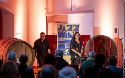 Naïssam Jalal: flute, voice, ney, compositions - Claude Tchamitchian: double bass