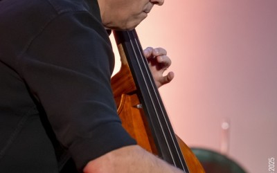 Naïssam Jalal: flute, voice, ney, compositions - Claude Tchamitchian: double bass