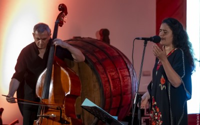 Naïssam Jalal: flute, voice, ney, compositions - Claude Tchamitchian: double bass