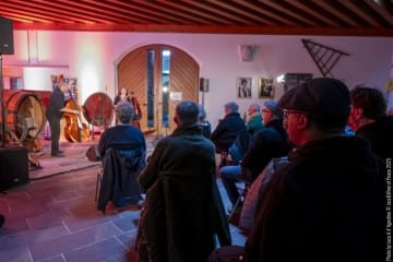 Naïssam Jalal: flute, voice, ney, compositions - Claude Tchamitchian: double bass