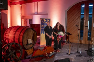 Naïssam Jalal: flute, voice, ney, compositions - Claude Tchamitchian: double bass