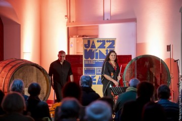 Naïssam Jalal: flute, voice, ney, compositions - Claude Tchamitchian: double bass