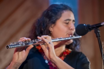 Naïssam Jalal: flute, voice, ney, compositions - Claude Tchamitchian: double bass