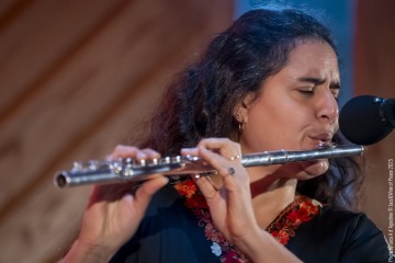 Naïssam Jalal: flute, voice, ney, compositions - Claude Tchamitchian: double bass