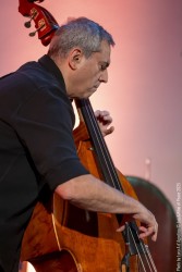 Naïssam Jalal: flute, voice, ney, compositions - Claude Tchamitchian: double bass