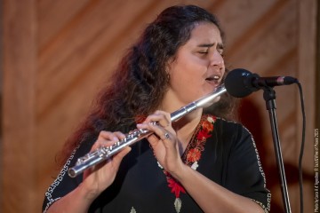 Naïssam Jalal: flute, voice, ney, compositions - Claude Tchamitchian: double bass