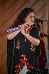 Naïssam Jalal: flute, voice, ney, compositions - Claude Tchamitchian: double bass