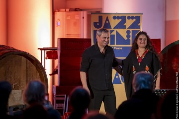 Naïssam Jalal: flute, voice, ney, compositions - Claude Tchamitchian: double bass