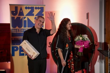 Naïssam Jalal: flute, voice, ney, compositions - Claude Tchamitchian: double bass