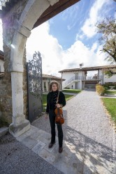 Natalia Abbascià: violin, voice