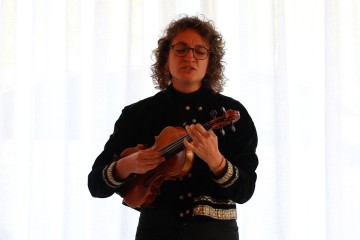 Natalia Abbascià: violin, voice