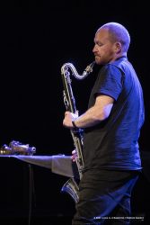 Cormons, 24-10-2021 - JAZZ&WINE OF PEACE 2021 - Circolo Culturale  Controtempo  - Teatro comunale di Cormons - NIK BÄRTSCH’S RONIN - Nik Bärtsch: piano, Fender Rhodes;
Sha: alto saxophone, bass clarinet;
Jeremias Keller: electric bass;
Kaspar Rast: drums - Foto © 2021 Luca d’Agostino / Phocus Agency