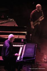 Cormons, 24-10-2021 - JAZZ&WINE OF PEACE 2021 - Circolo Culturale  Controtempo  - Teatro comunale di Cormons - NIK BÄRTSCH’S RONIN - Nik Bärtsch: piano, Fender Rhodes;
Sha: alto saxophone, bass clarinet;
Jeremias Keller: electric bass;
Kaspar Rast: drums - Foto © 2021 Luca Valenta / Phocus Agency