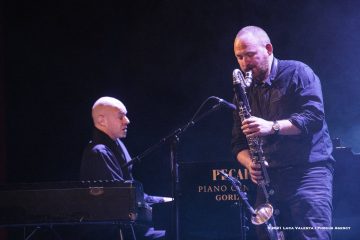 Cormons, 24-10-2021 - JAZZ&WINE OF PEACE 2021 - Circolo Culturale  Controtempo  - Teatro comunale di Cormons - NIK BÄRTSCH’S RONIN - Nik Bärtsch: piano, Fender Rhodes;
Sha: alto saxophone, bass clarinet;
Jeremias Keller: electric bass;
Kaspar Rast: drums - Foto © 2021 Luca Valenta / Phocus Agency