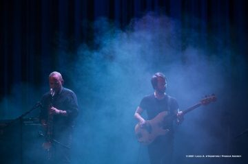 Cormons, 24-10-2021 - JAZZ&WINE OF PEACE 2021 - Circolo Culturale  Controtempo  - Teatro comunale di Cormons - NIK BÄRTSCH’S RONIN - Nik Bärtsch: piano, Fender Rhodes;
Sha: alto saxophone, bass clarinet;
Jeremias Keller: electric bass;
Kaspar Rast: drums - Foto © 2021 Luca d’Agostino / Phocus Agency