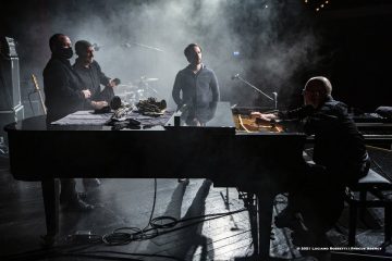 Cormons, 24-10-2021 - JAZZ&WINE OF PEACE 2021 - Circolo Culturale  Controtempo  - Teatro comunale di Cormons - NIK BÄRTSCH’S RONIN - Nik Bärtsch: piano, Fender Rhodes;
Sha: alto saxophone, bass clarinet;
Jeremias Keller: electric bass;
Kaspar Rast: drums - Foto © 2021 Luciano Rossetti / Phocus Agency