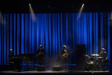 Cormons, 24-10-2021 - JAZZ&WINE OF PEACE 2021 - Circolo Culturale  Controtempo  - Teatro comunale di Cormons - NIK BÄRTSCH’S RONIN - Nik Bärtsch: piano, Fender Rhodes;
Sha: alto saxophone, bass clarinet;
Jeremias Keller: electric bass;
Kaspar Rast: drums - Foto © 2021 Luca d’Agostino / Phocus Agency