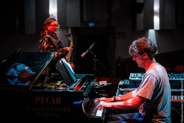 Nubya Garcia: sax - Lyle Barton: piano, keyboards - Max Luthert: double bass - Sam Jones: drums