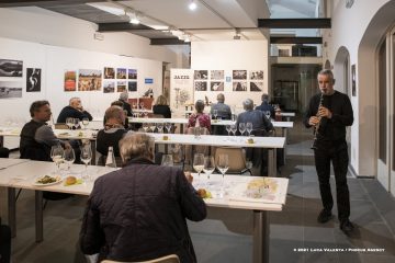 Cormons, 24-10-2021 - JAZZ&WINE OF PEACE 2021 - Circolo Culturale  Controtempo  - Jazz&Taste - Enoteca di Cormons - I colori del JAzz: verde - ORESTE SABADIN- Oreste Sabadin: clarine, live painting - Foto © 2021 Luca Valenta / Phocus Agency