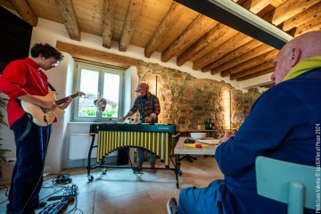 Paolo Peruzzi vibraphone - Luca Zennaro: guitar