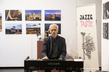 Cormons, 23-10-2021 - JAZZ&WINE OF PEACE 2021 - Circolo Culturale  Controtempo - Enoteca di Cormons - JAzz&Taste - I colori del jazz: blu - Renato Chicco - Renato Chicco:Hammond Organ - Foto © 2021 Luca Valenta / Phocus Agency