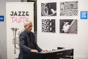 Cormons, 23-10-2021 - JAZZ&WINE OF PEACE 2021 - Circolo Culturale  Controtempo - Enoteca di Cormons - JAzz&Taste - I colori del jazz: blu - Renato Chicco - Renato Chicco:Hammond Organ - Foto © 2021 Luca Valenta / Phocus Agency