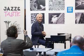 Cormons, 23-10-2021 - JAZZ&WINE OF PEACE 2021 - Circolo Culturale  Controtempo - Enoteca di Cormons - JAzz&Taste - I colori del jazz: blu - Renato Chicco - Renato Chicco:Hammond Organ - Foto © 2021 Luca Valenta / Phocus Agency