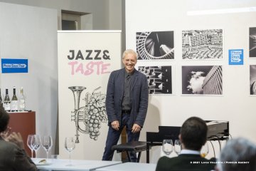 Cormons, 23-10-2021 - JAZZ&WINE OF PEACE 2021 - Circolo Culturale  Controtempo - Enoteca di Cormons - JAzz&Taste - I colori del jazz: blu - Renato Chicco - Renato Chicco:Hammond Organ - Foto © 2021 Luca Valenta / Phocus Agency