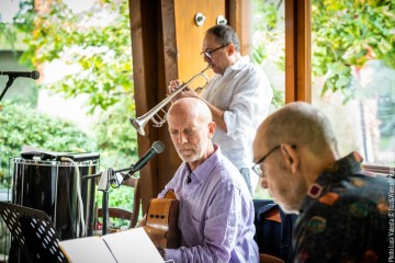 Maurizio Piancastelli trumpet, flugelhorn - Rogerio Tavares guitar, vocals and compositions - Maurizio De Gasperi  keys