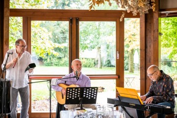 Maurizio Piancastelli trumpet, flugelhorn - Rogerio Tavares guitar, vocals and compositions - Maurizio De Gasperi  keys