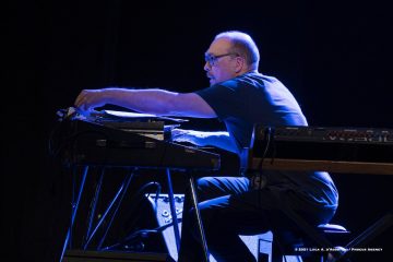 Cormons, 25-10-2021 - JAZZ&WINE OF PEACE 2021 - Circolo Culturale  Controtempo  - Teatro Comunale di Cormons - RYMDEN – BUGGE WESSELTOFT, DAN BERGLUND, MAGNUS ÖSTRÖM - Bugge Wesseltoft: piano, keyboards;
Dan Berglund: bass;
Magnus Öström: drums - Foto © 2021 Luca d’Agostino / Phocus Agency