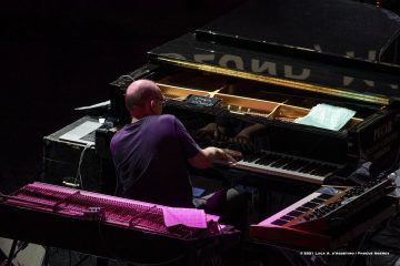 Cormons, 25-10-2021 - JAZZ&WINE OF PEACE 2021 - Circolo Culturale  Controtempo  - Teatro Comunale di Cormons - RYMDEN – BUGGE WESSELTOFT, DAN BERGLUND, MAGNUS ÖSTRÖM - Bugge Wesseltoft: piano, keyboards;
Dan Berglund: bass;
Magnus Öström: drums - Foto © 2021 Luca d’Agostino / Phocus Agency