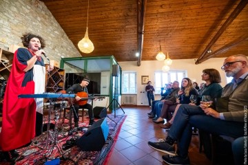 Sara Longo & Alvise Seggi “Mystery Tour” - Sara longo: voice, effects - Alvise Seggi: cello, double bass, electronics