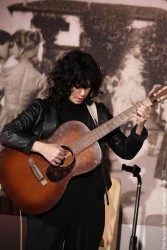 Simona Severini: voice, guitar - Daniele Richiede: violin, viola - Giulio Corini: double bass