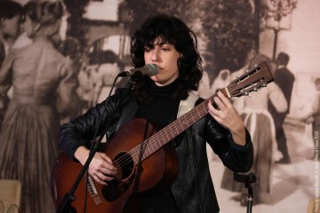 Simona Severini: voice, guitar - Daniele Richiede: violin, viola - Giulio Corini: double bass