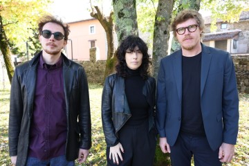 Simona Severini: voice, guitar - Daniele Richiede: violin, viola - Giulio Corini: double bass