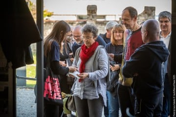 Simona Severini: voice, guitar - Daniele Richiede: violin, viola - Giulio Corini: double bass