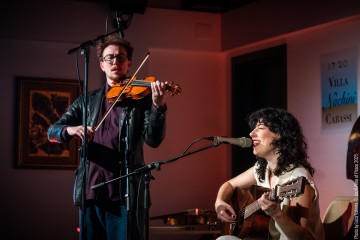 Simona Severini: voice, guitar - Daniele Richiede: violin, viola - Giulio Corini: double bass