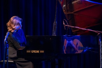 Tania Giannouli: piano - Jean Paul Estiévenart: trumpet - Kyriakos Tapakis: oud