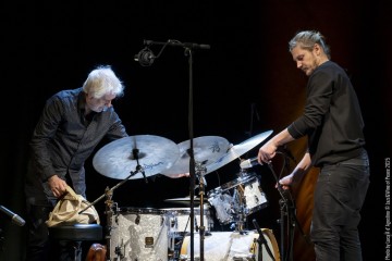 Chris Abrahams: piano - Lloyd Swanton: double bass - Tony Buck: drums