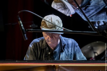 Chris Abrahams: piano - Lloyd Swanton: double bass - Tony Buck: drums