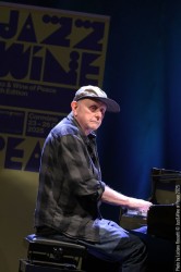 Chris Abrahams: piano - Lloyd Swanton: double bass - Tony Buck: drums